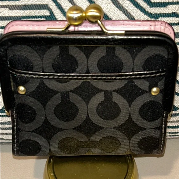 Buyers Bundle in show- Coach Mini Kisslock Wallet - Picture 10 of 10